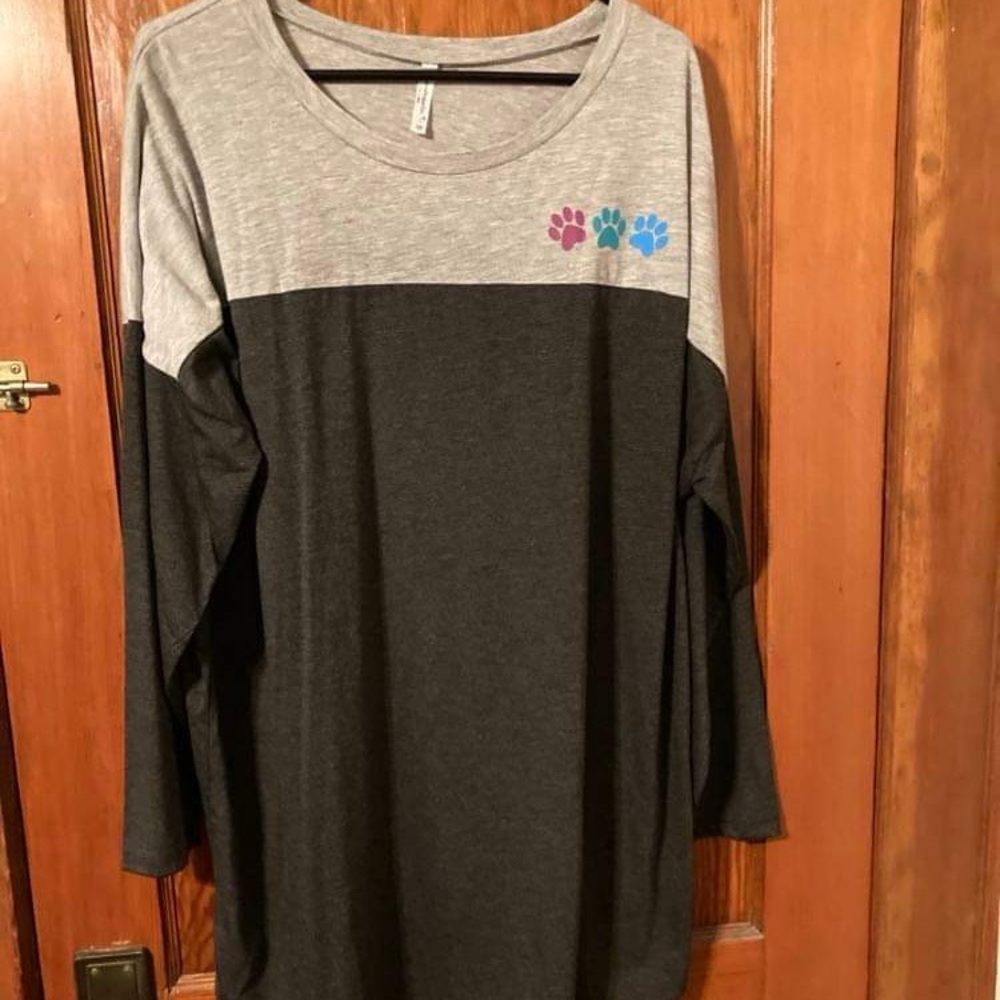 The Animal Rescue Site Long Sleep Top